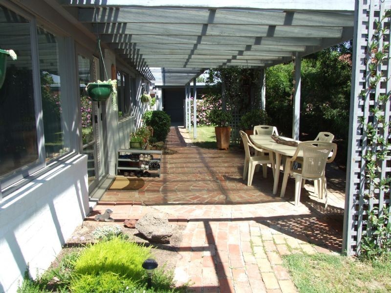 154 Wallace Road, Wantirna South VIC 3152