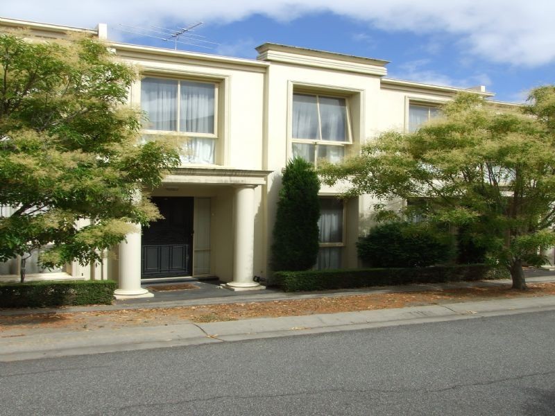 8/745 Boronia Road, Wantirna VIC 3152