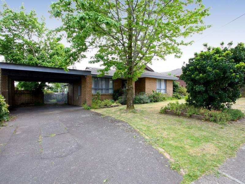 51 Kingloch Pde, Wantirna VIC 3152