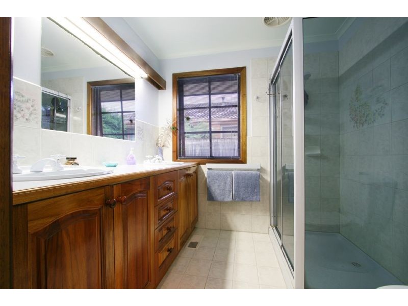 7 Cassinia Close, Knoxfield VIC 3180