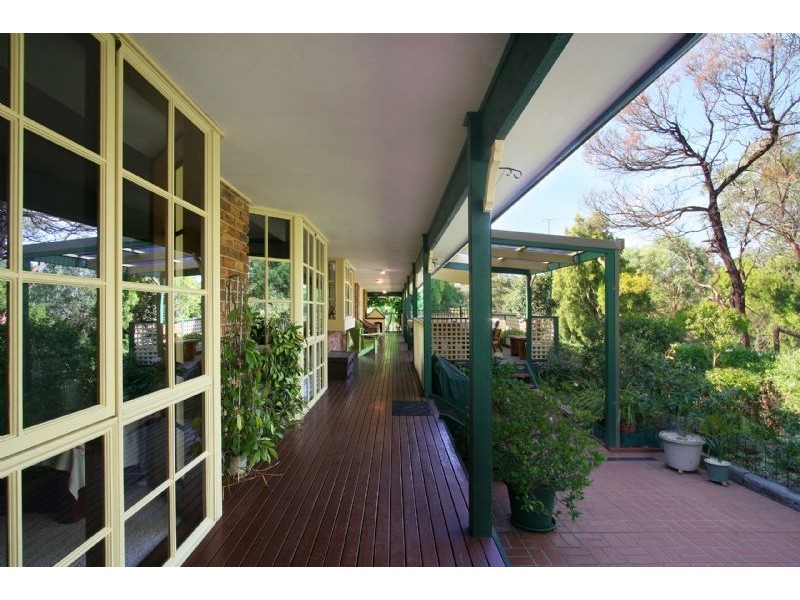 7 Cassinia Close, Knoxfield VIC 3180