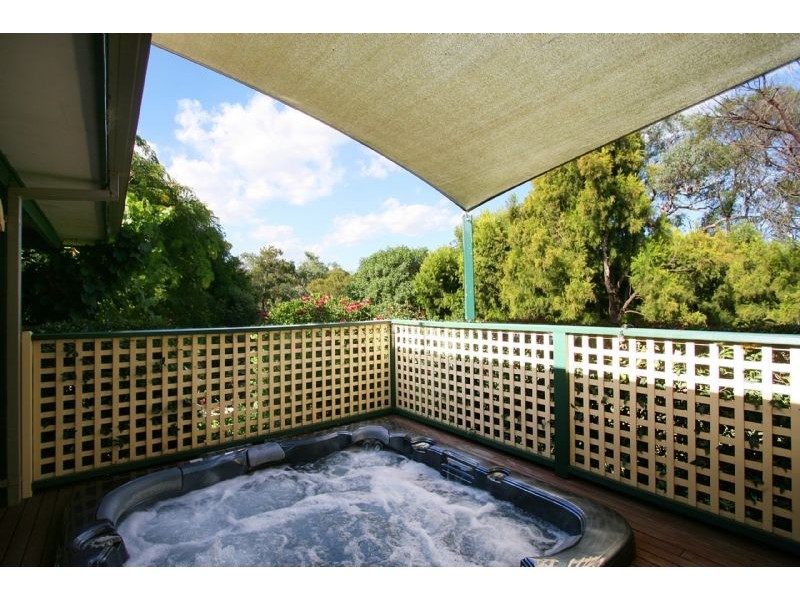 7 Cassinia Close, Knoxfield VIC 3180