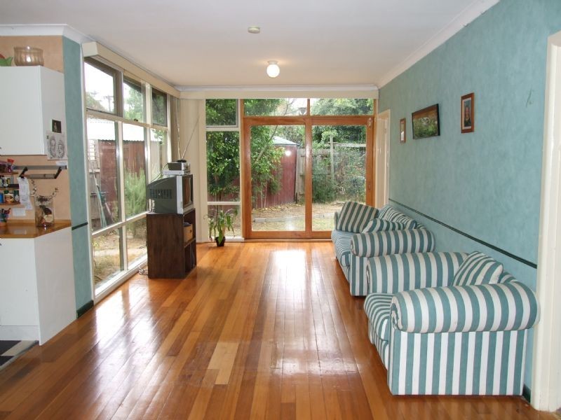 18 Philip Road, Knoxfield VIC 3180