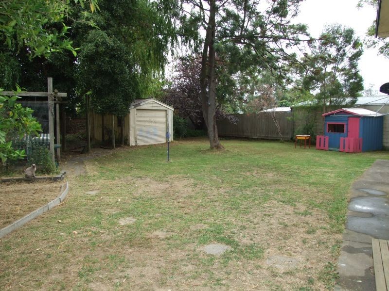 18 Philip Road, Knoxfield VIC 3180