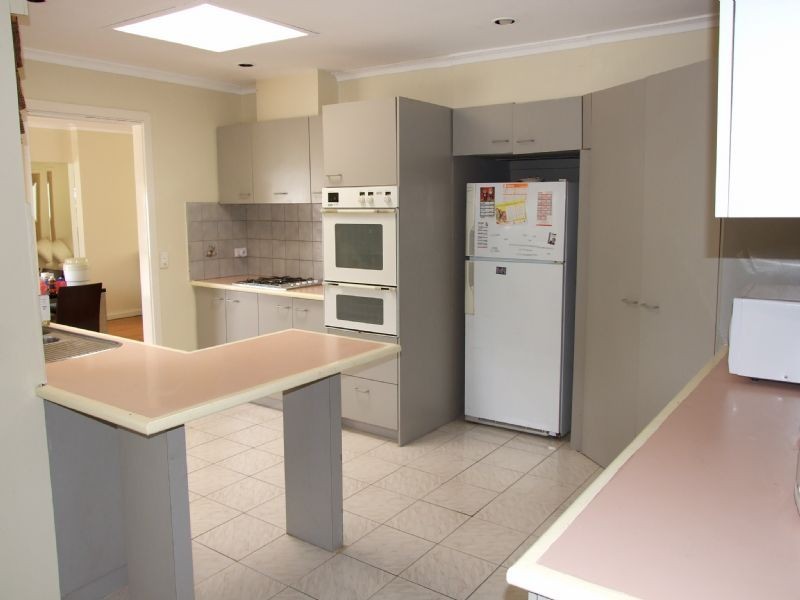 75 Gateshead Drive, Wantirna South VIC 3152