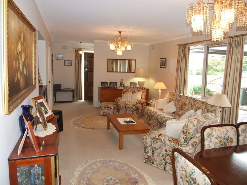 24 Witken Avenue, Wantirna South VIC 3152