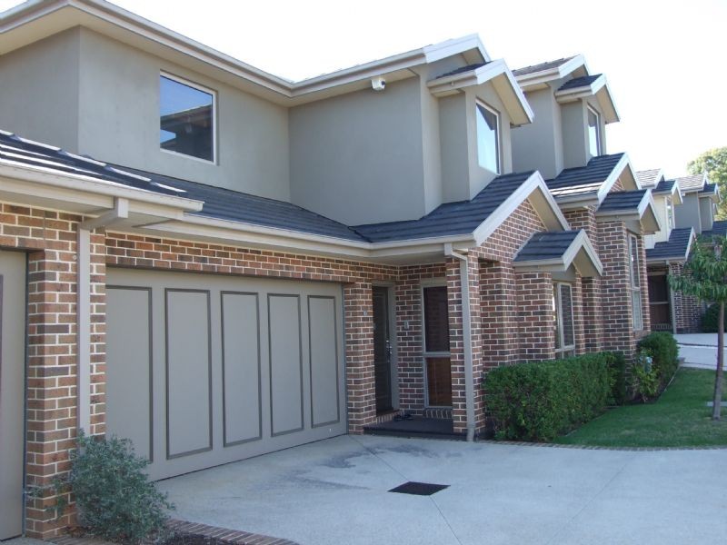 11 Kingswood Rise, Box Hill VIC 3128