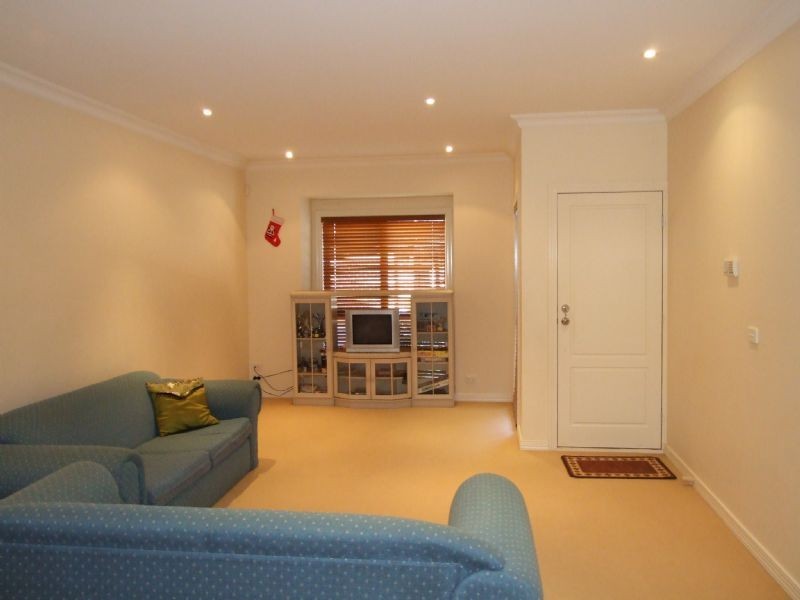 11 Kingswood Rise, Box Hill VIC 3128