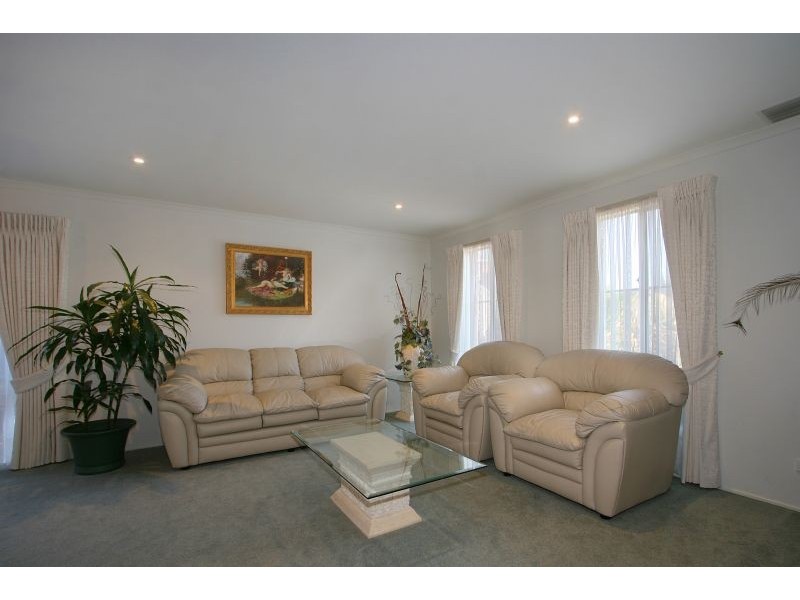 4 Sarah Court, Wantirna South VIC 3152