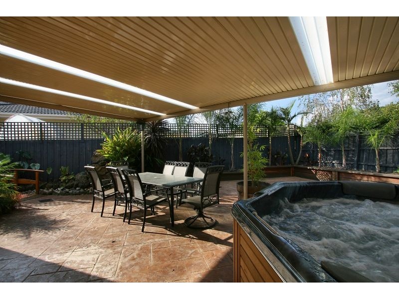 4 Sarah Court, Wantirna South VIC 3152