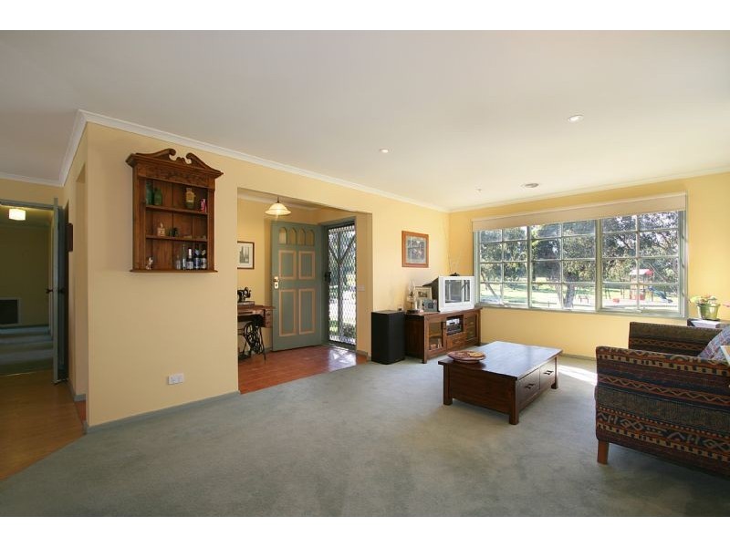 34 Old Orchard Drive, Wantirna South VIC 3152