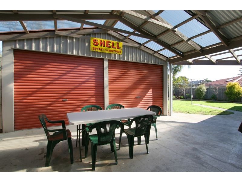 34 Old Orchard Drive, Wantirna South VIC 3152