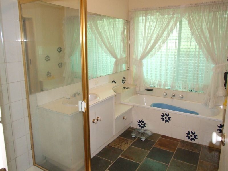 22 Vinen Road, Scoresby VIC 3179