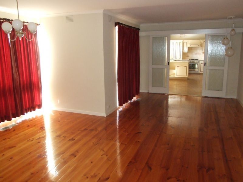 4 St James Court, Wantirna South VIC 3152