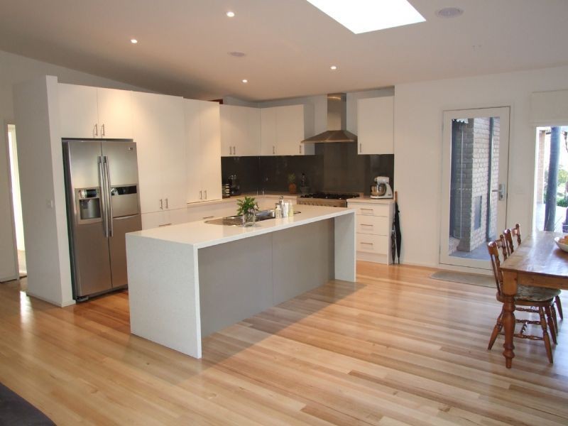 8 Merivale Drive, Wantirna VIC 3152