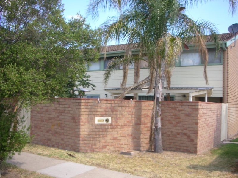 11/409 McDonald Road, Lavington NSW 2641