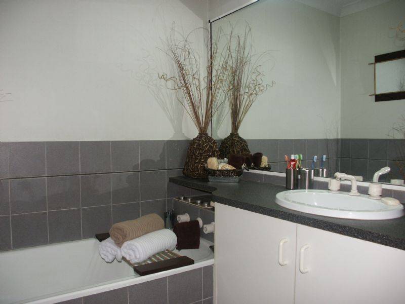 2/935 Chenery Street, Albury NSW 2640