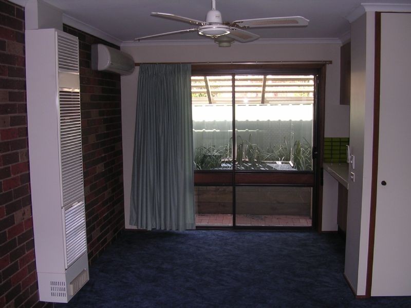 2/881 Padman Drive, Albury NSW 2640