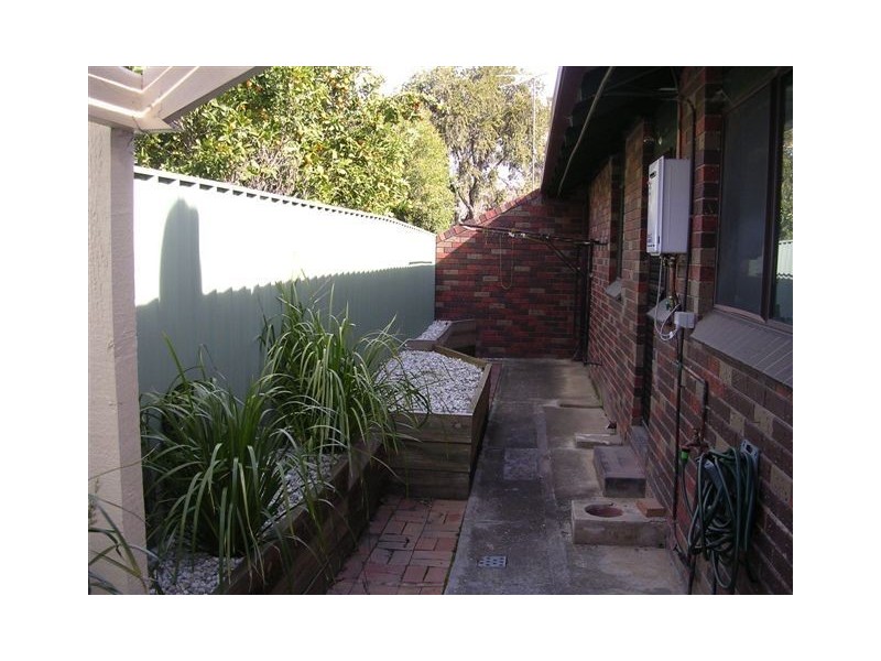 2/881 Padman Drive, Albury NSW 2640