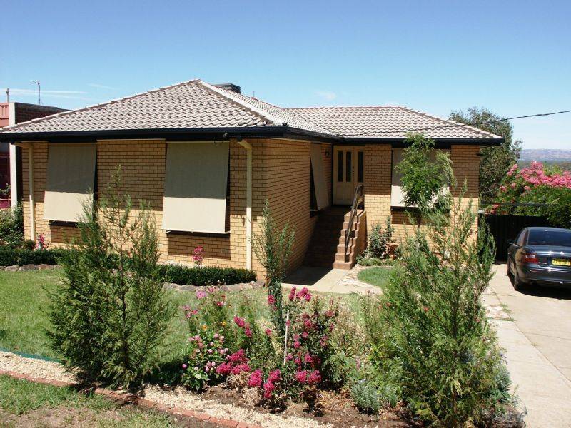 287 Highview Crescent, Lavington NSW 2641