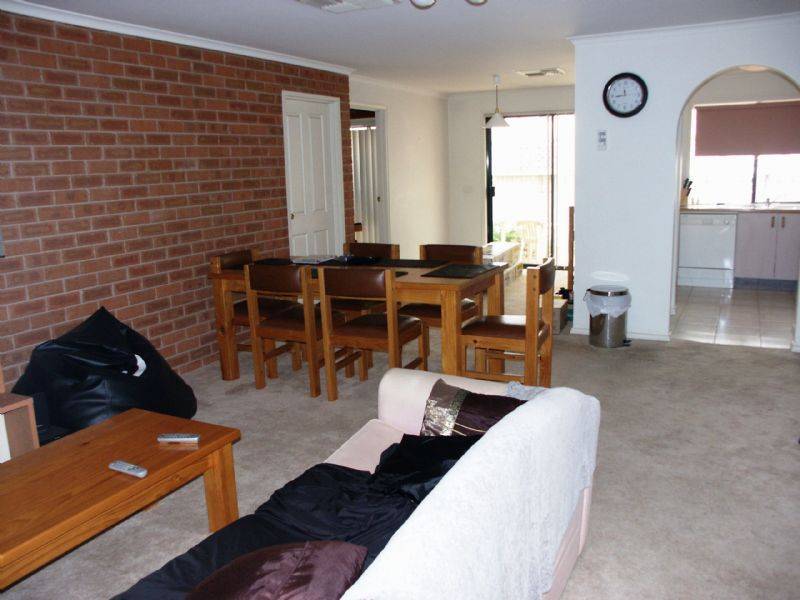 2/14 Tristan Court, Lavington NSW 2641