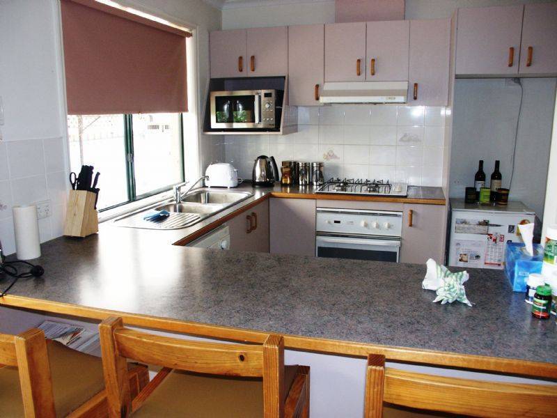 2/14 Tristan Court, Lavington NSW 2641