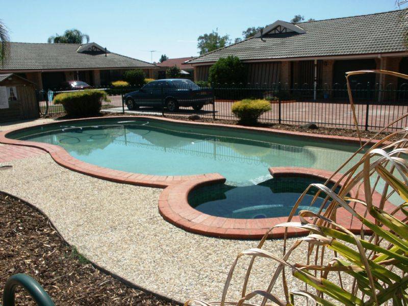 2/14 Tristan Court, Lavington NSW 2641