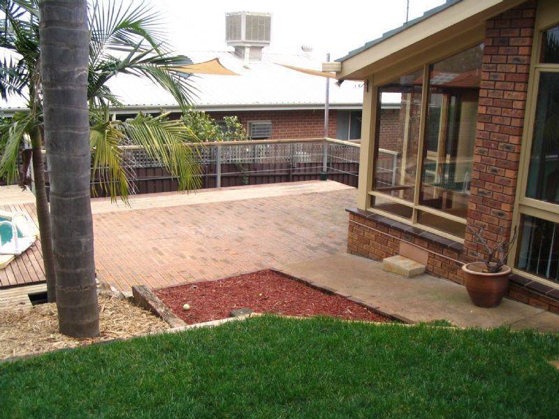 422 Colley Street, Lavington NSW 2641