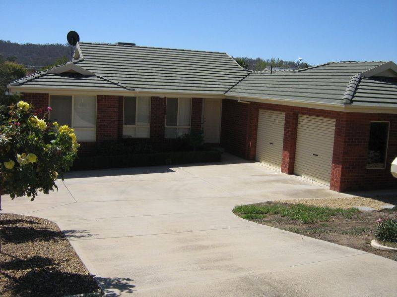 18 Orchard Way, Lavington NSW 2641