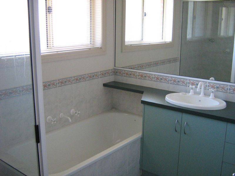 18 Orchard Way, Lavington NSW 2641