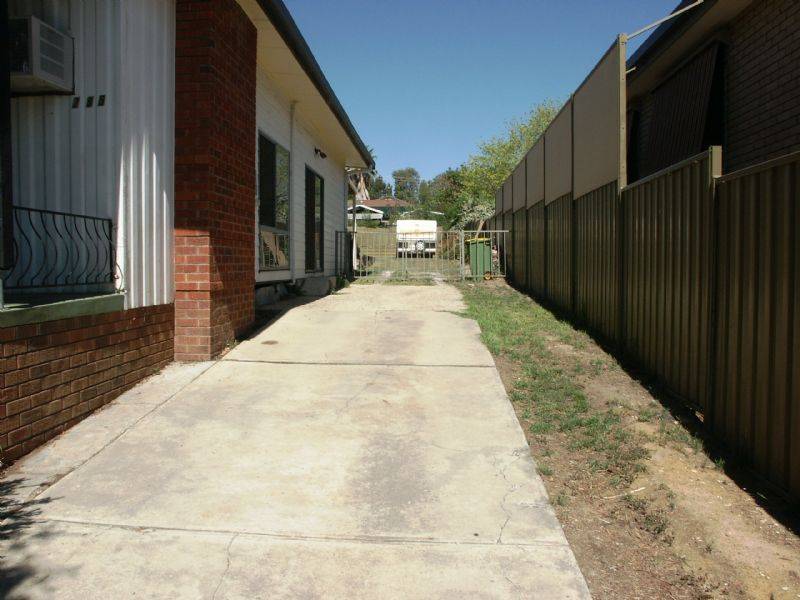 285 Vickers Road, Lavington NSW 2641