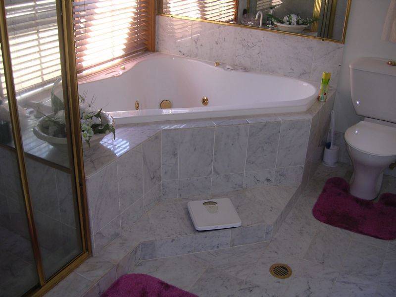 2 Stockton Court, Thurgoona NSW 2640