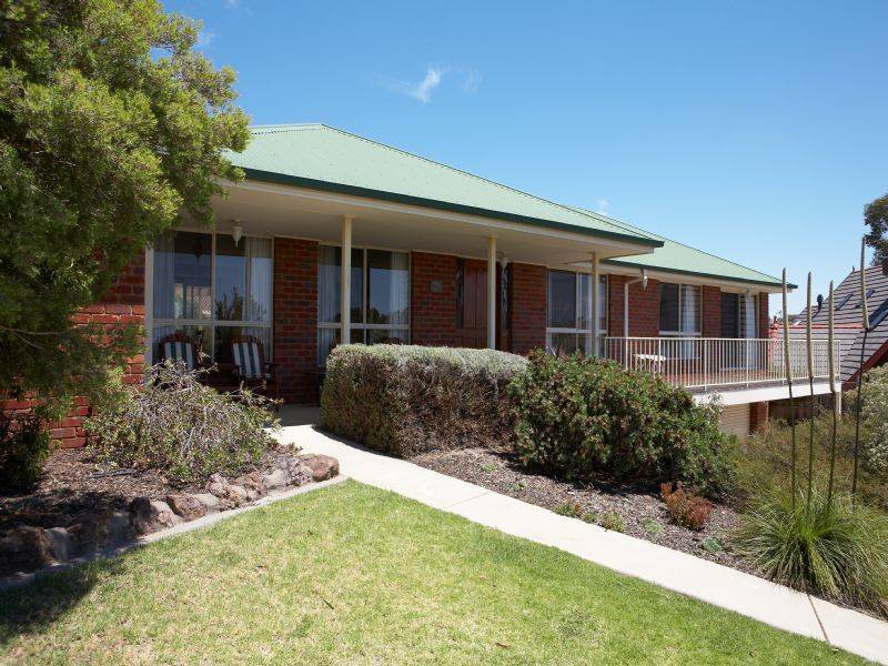 4 Elizabeth Crescent, Bellbridge VIC 3691
