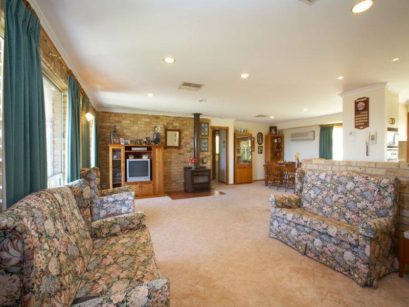 4 Elizabeth Crescent, Bellbridge VIC 3691