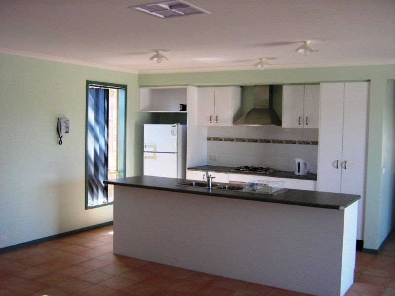 16 Iron Bark Road , Thurgoona NSW 2640