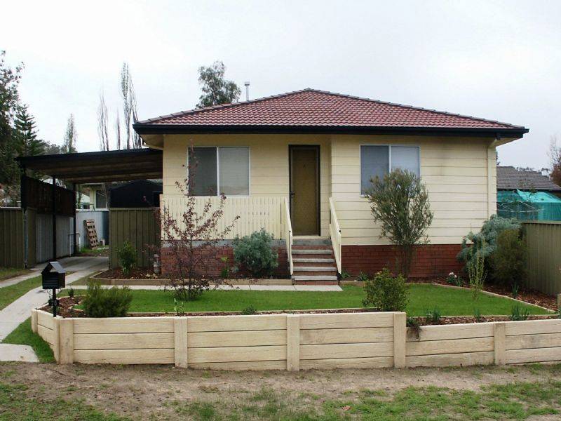 76 Jacaranda Street, Albury NSW 2640