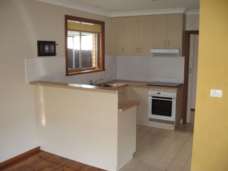 396 Gayview Crescent, Lavington NSW 2641