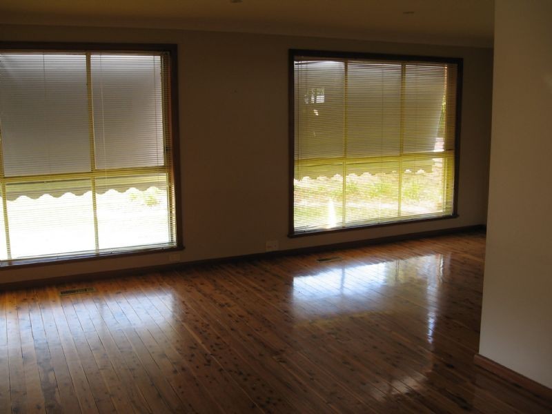 396 Gayview Crescent, Lavington NSW 2641