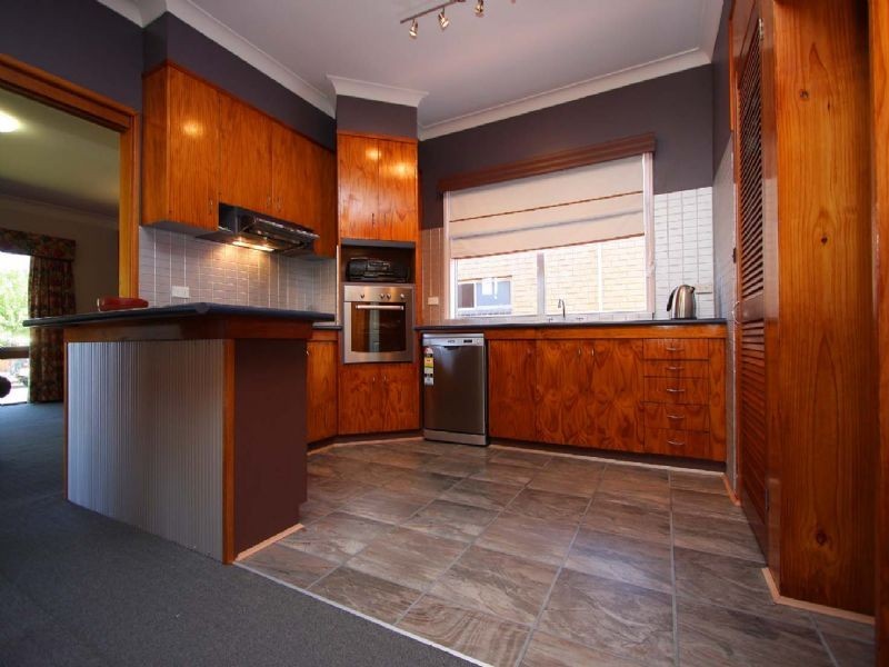 566 Roach Street, Lavington NSW 2641