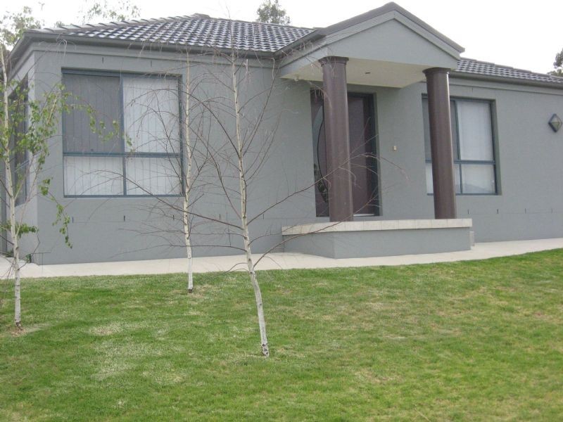 35 Dunne Crescent, Thurgoona NSW 2640