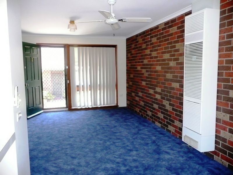 2/881 Padman Drive , Albury NSW 2640