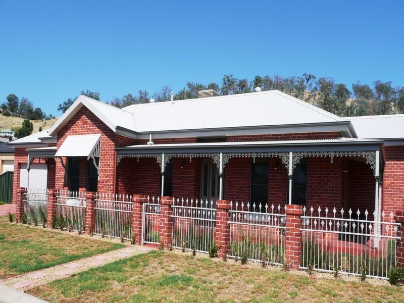 3 Samuel Place , Albury NSW 2640