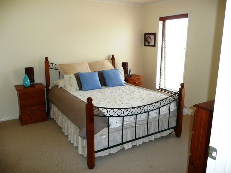 71 Dunne Cres, Thurgoona NSW 2640