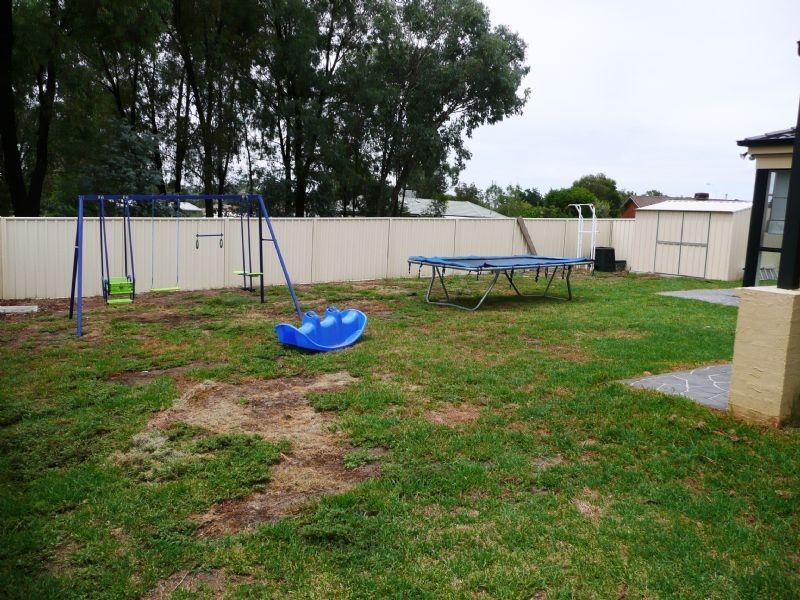 71 Dunne Cres, Thurgoona NSW 2640