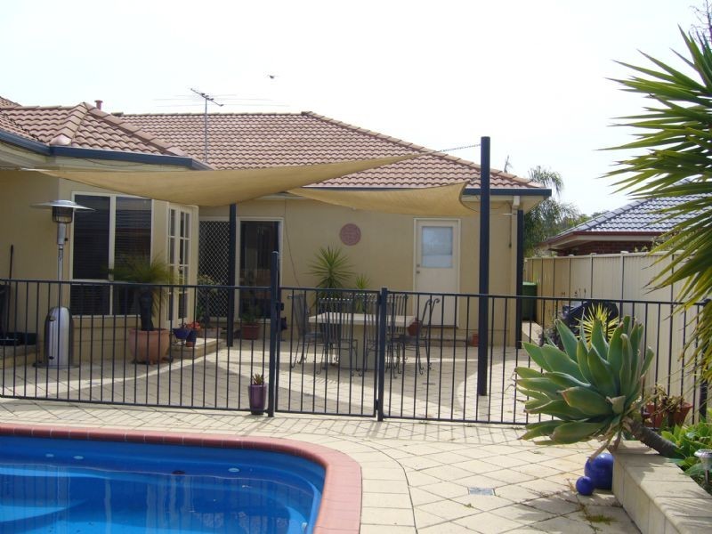 72 Saville Avenue, Lavington NSW 2641