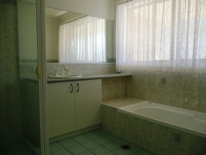 71 Chad Terrace, Albury NSW 2640