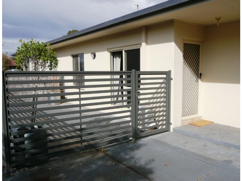 2 & 3 /209 Kiewa Street, Albury NSW 2640