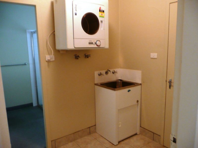 2 & 3 /209 Kiewa Street, Albury NSW 2640