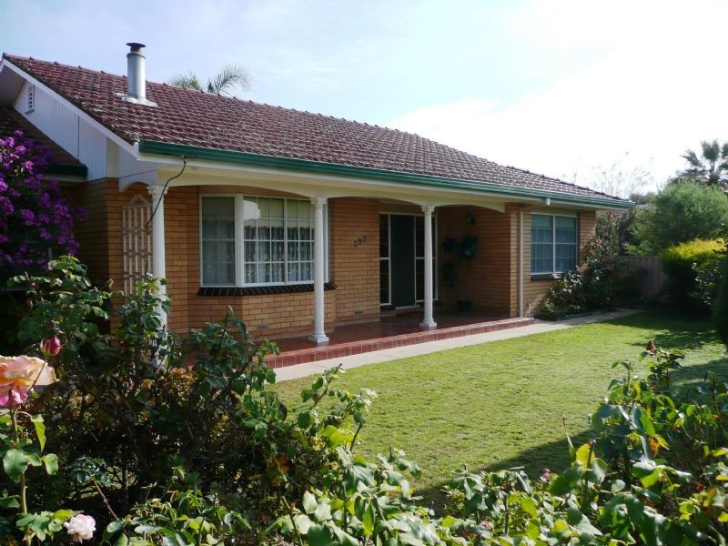392 Elton Court, Lavington NSW 2641