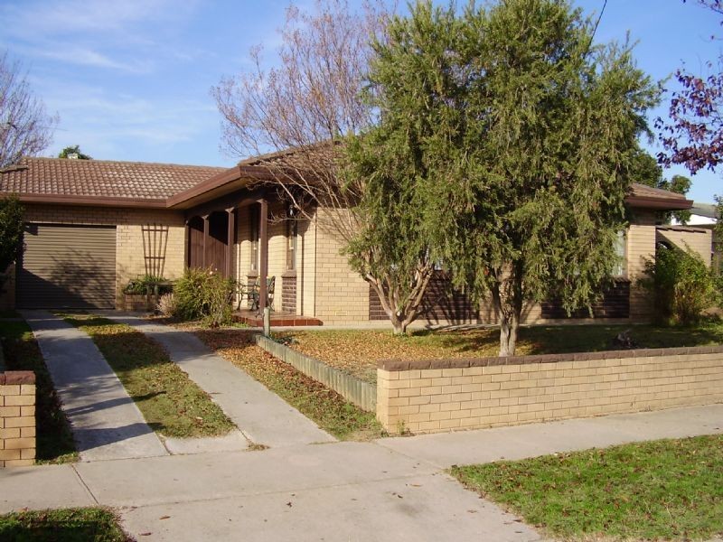 8 Waratah Way, Wodonga VIC 3690